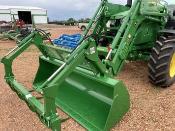 Main image John Deere 640R